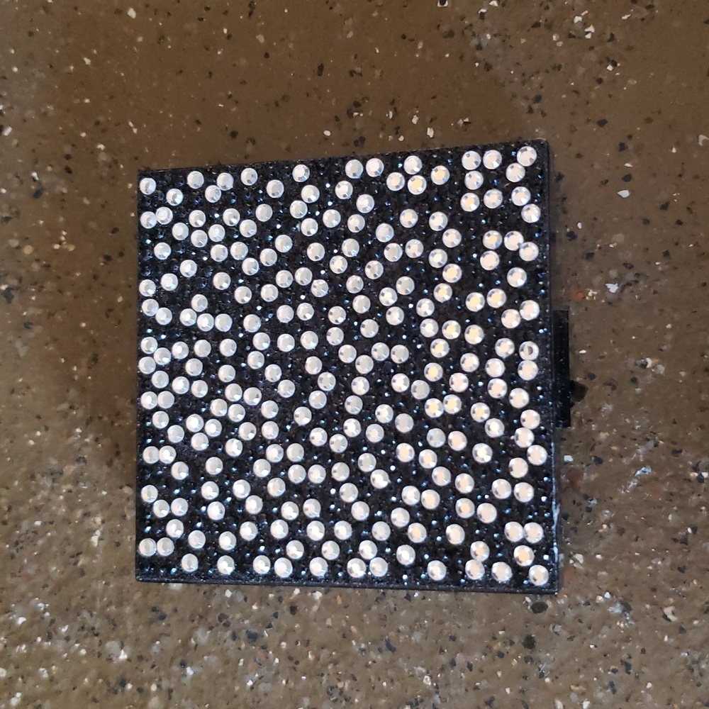 Your Best Friend Neutralizing Powder Compact - Picture 2 of 2